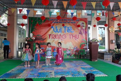 Trường MG Tân Thuận Tổ Chức và Tặng Quà Trung Thu Cho Học Sinh